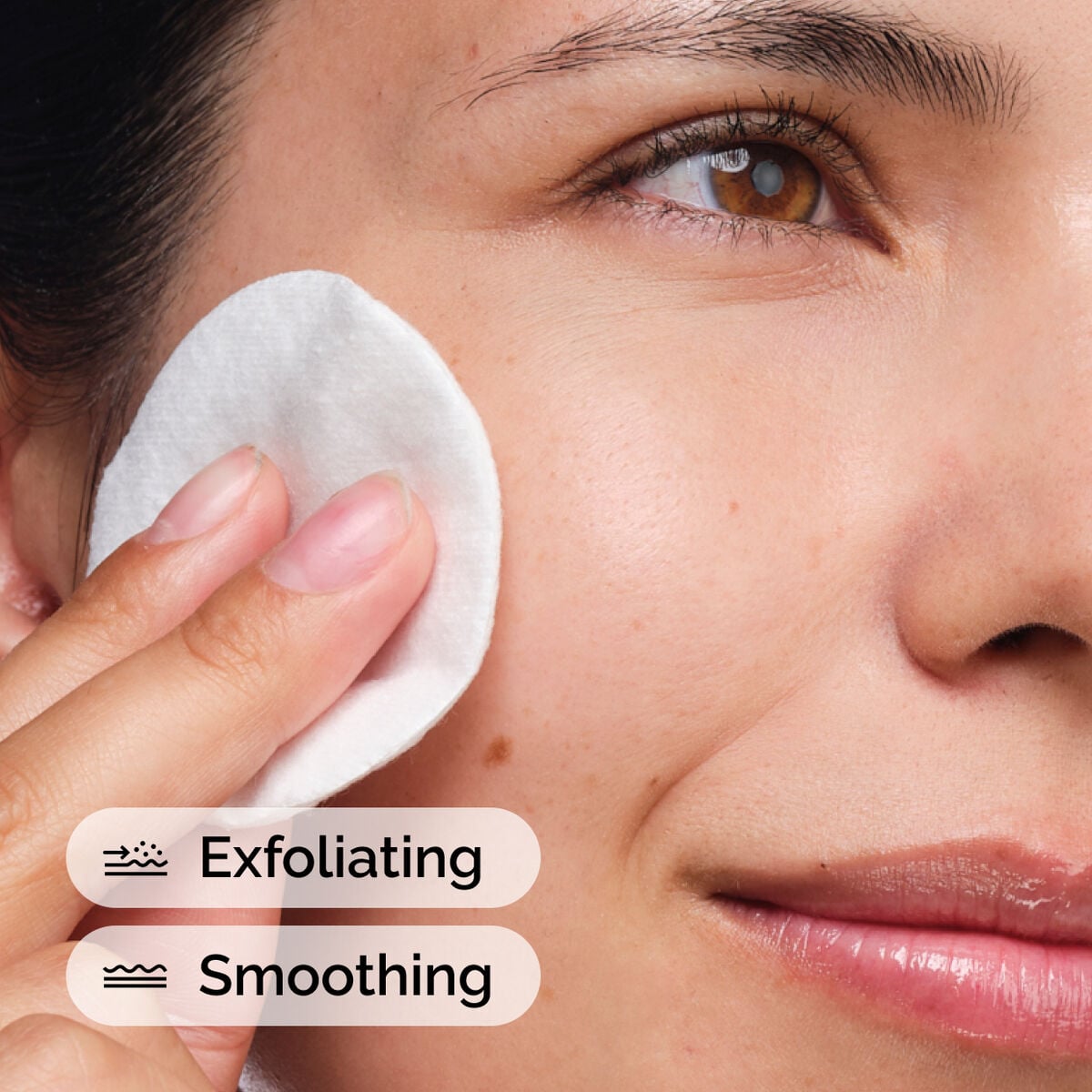 glycolic-acid-7-exfoliating-toner-q1 ord-glycolic-acid-exfoliating-toner-model-application-with-benefits.jpg